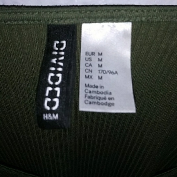 Clothes - Picture 3 of 3